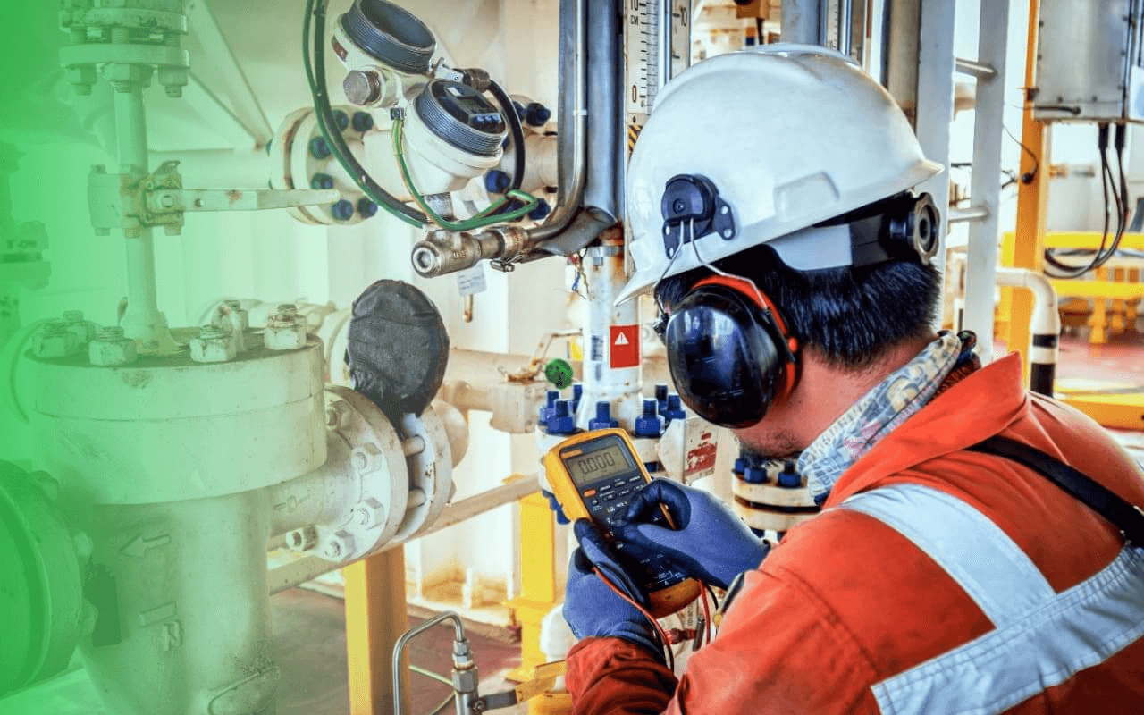 Técnico em plataforma de petróleo é um exemplo de trabalho insalubre